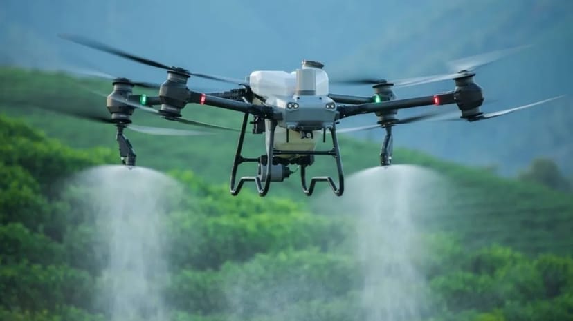 Агродрон DJI Agras T50 для точного внесення добрив