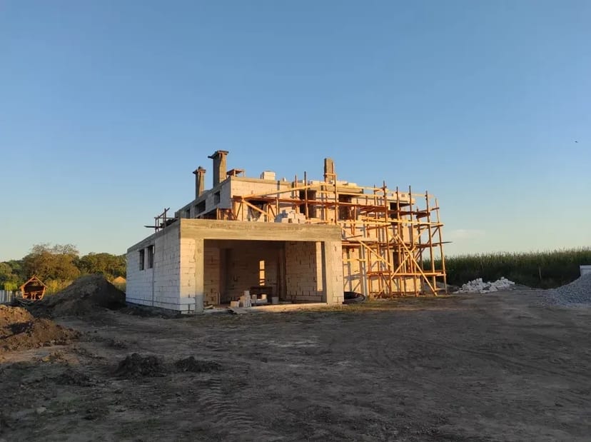 Виконуємо будівельні роботи.Будівнльники.Будівництво Будинку