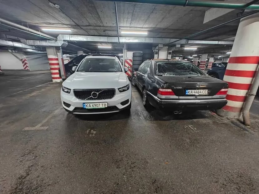 Паркомісце №15 у зручному місці для авто