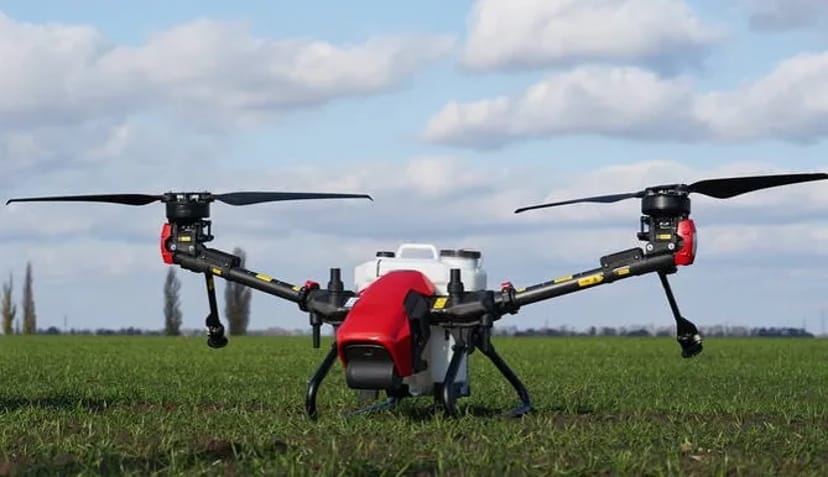 Сільськогосподарський дрон агродрон xag v40 обприскувач
