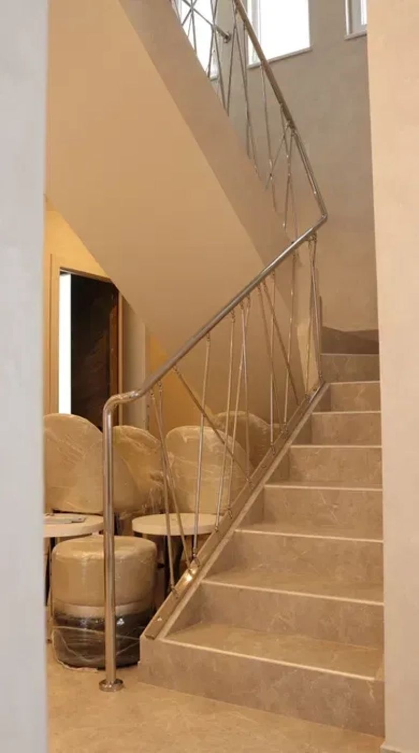 Поруччя з нержавіючої сталі, вироби з нержавіючої сталі, перила для сходів