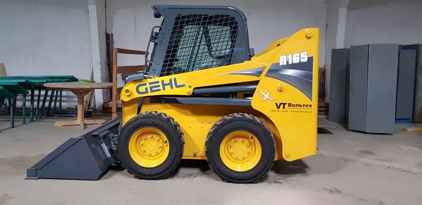 Послуги міні навантажувача Gehl R165