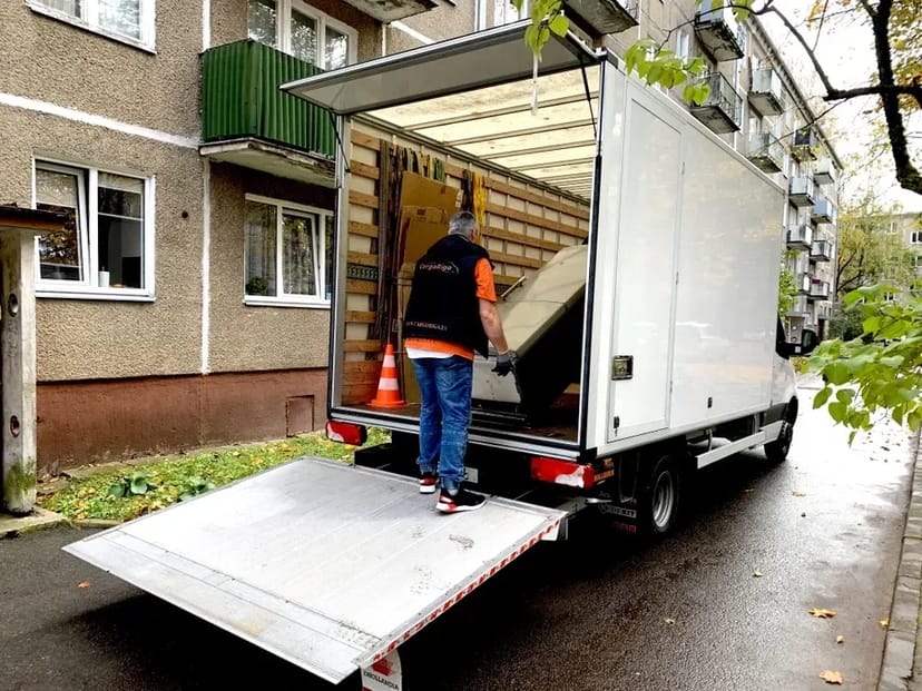 Кращі Перевезення меблів та речей з вантажниками по Дніпру та Україні