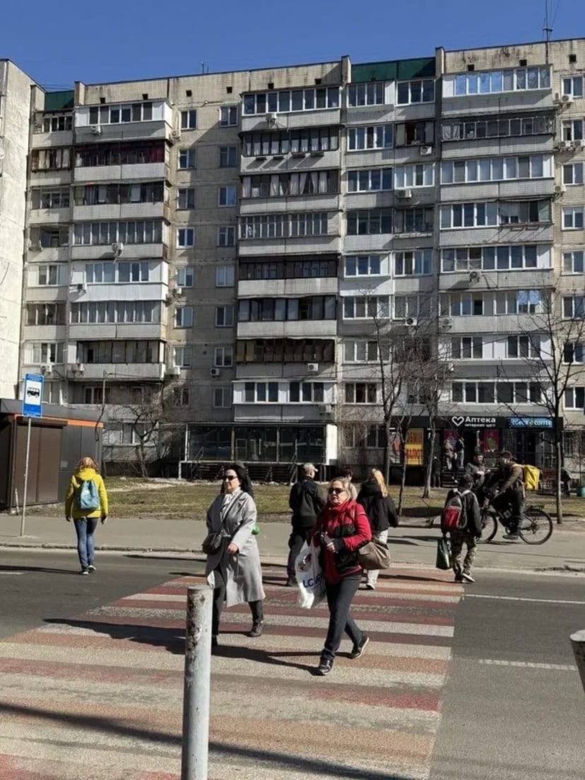Фасадне приміщення 31 м2 біля метро Мінська