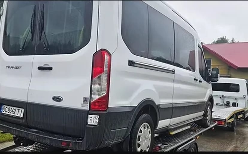 Автоевакуація мікроавтобуса - від 450 євро