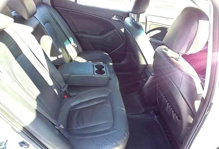 228 Kia Optima білий авто на весілля 