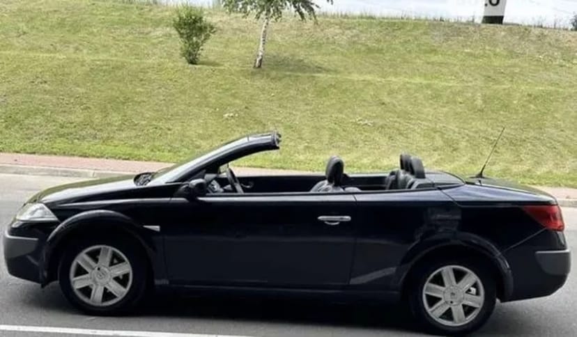 241 Кабріолет Renault Megane чорний для фотосесії зйомки