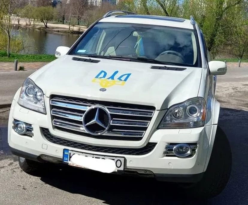 270 Позашляховик на весілля Mercedes Benz GL білий з водієм