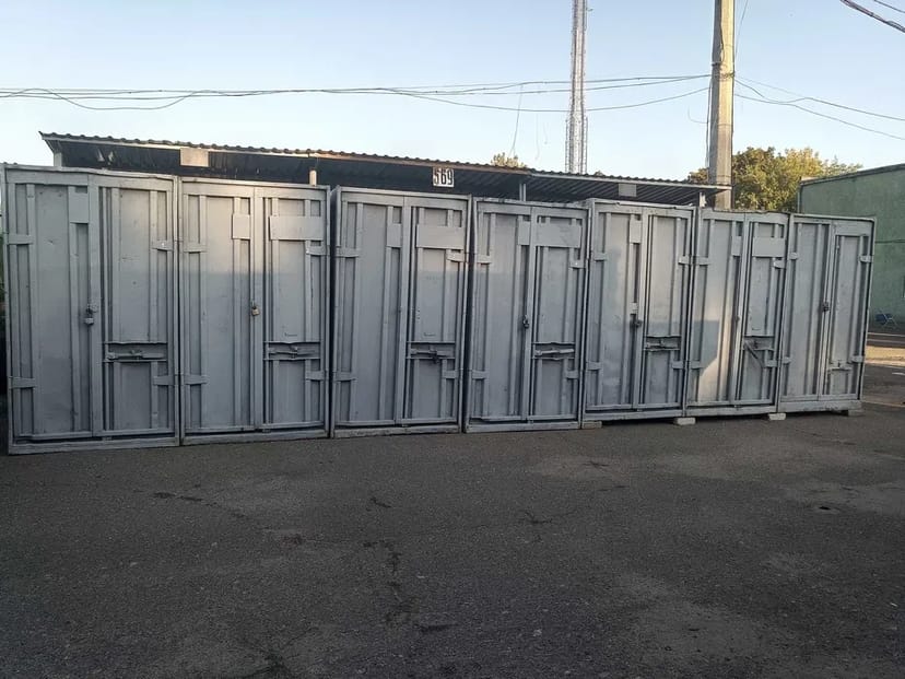 Склад міні для зберігання речей товару гараж контейнер кладовка