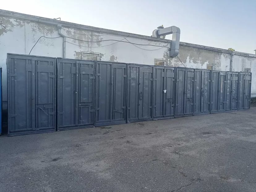 Склад міні для зберігання речей товару гараж контейнер кладовка