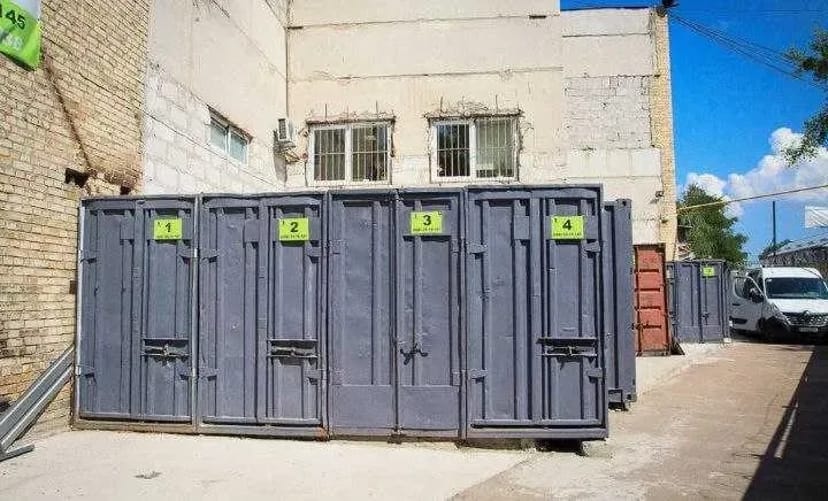 Склад міні для зберігання речей товару гараж контейнер кладовка