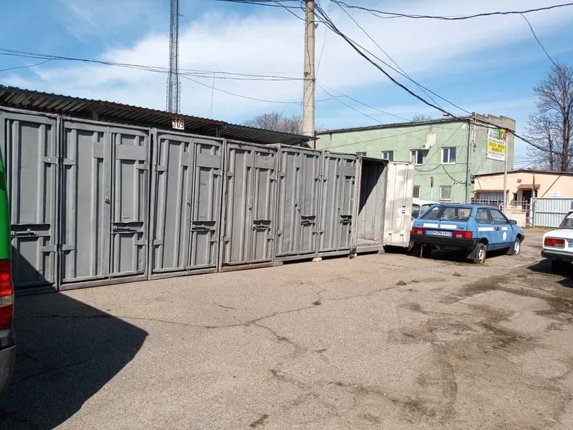 Склад міні для зберігання речей товару гараж контейнер кладовка