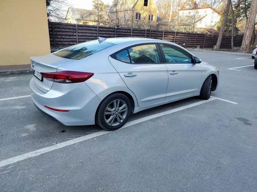 Авто Hyundai Elantra (під таксі) 4700 грн/тиждень