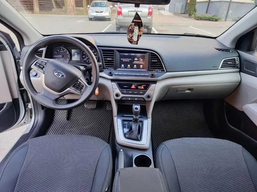 Авто Hyundai Elantra (під таксі) 4700 грн/тиждень