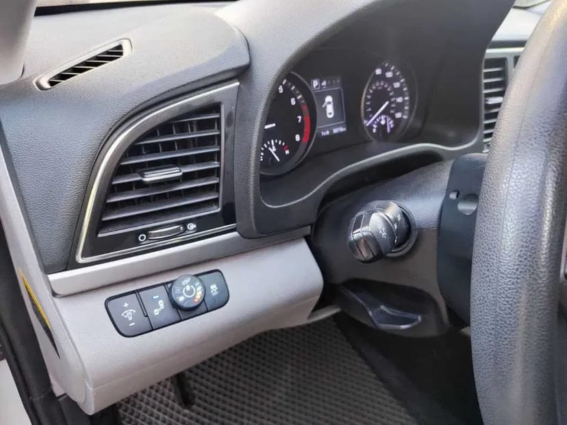 Авто Hyundai Elantra (під таксі) 4700 грн/тиждень