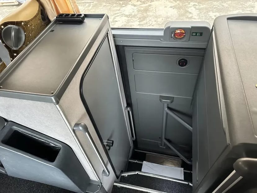 Трансфер в аеропорт,нерерулярні перевезення