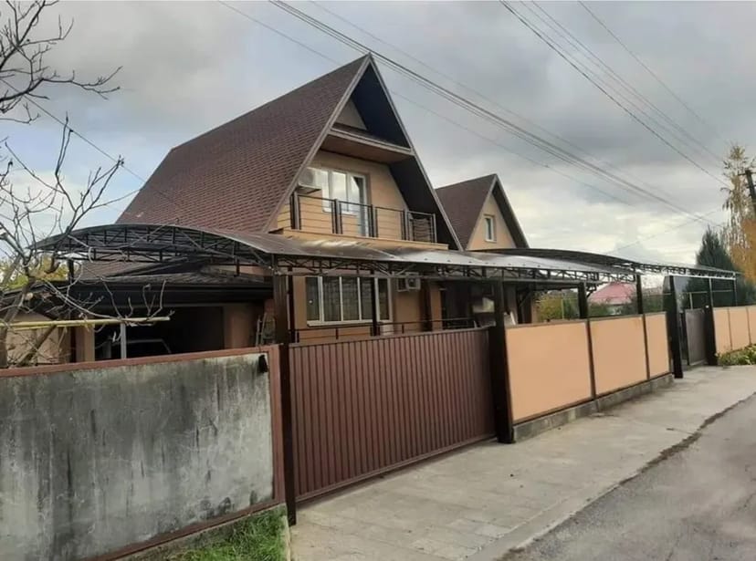 Навіси з полікарбонату, профнастилу, козирки, навіс для авто