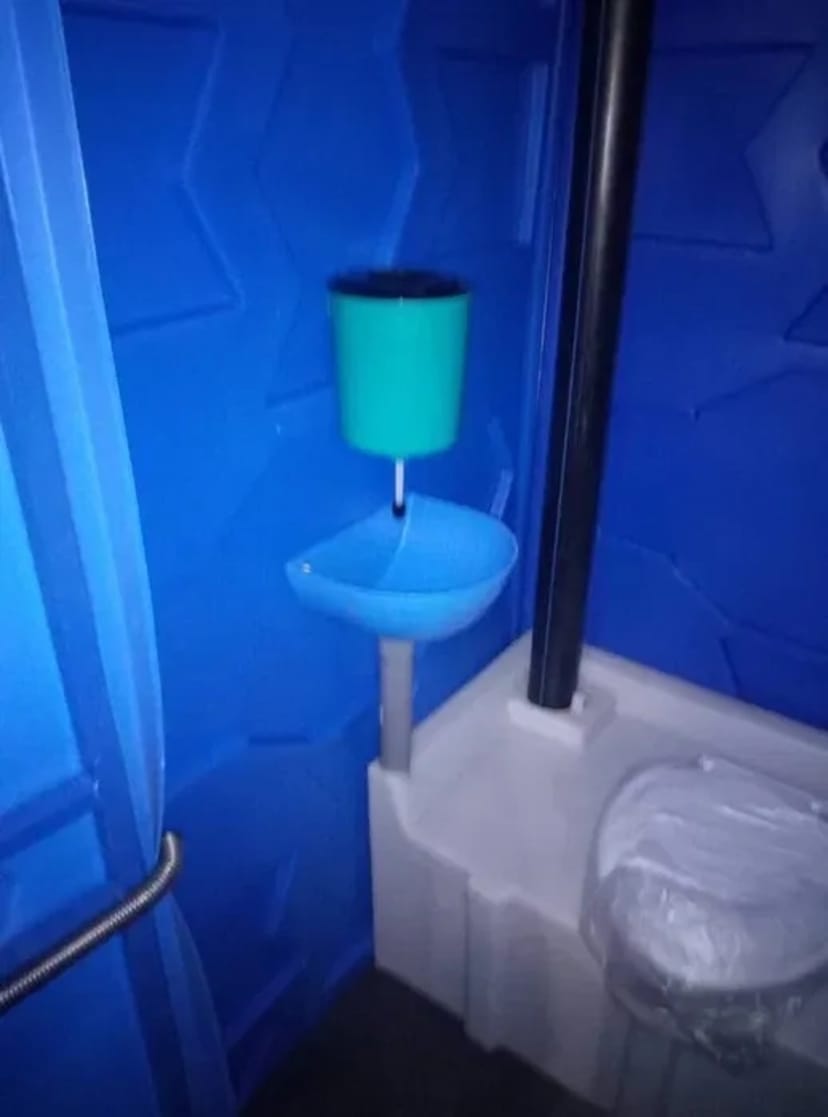 Выкачка сливных ям.био туалетов Прочистка труб.Асенизатор Харьков