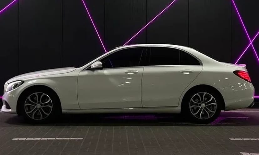 082 Авто на веcілля Mercedes Benz C300 білий