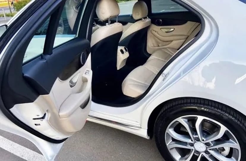 082 Авто на веcілля Mercedes Benz C300 білий