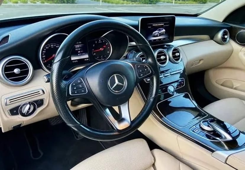 082 Авто на веcілля Mercedes Benz C300 білий