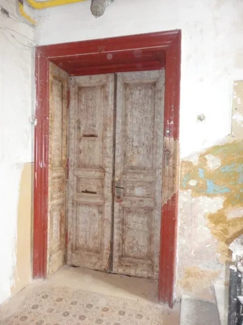 Відновлення, фарбування та лакування дверей, вікон і брам