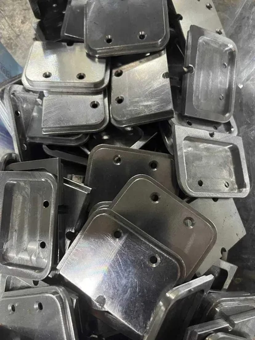 Фрезерні роботи ЧПУ, Послуги з металообробки