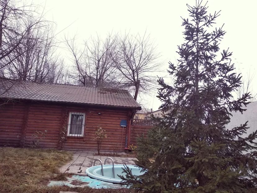 Справжня Баня на Дровах на Лівому Березі: Затишний Відпочинок, Віники та Чан!