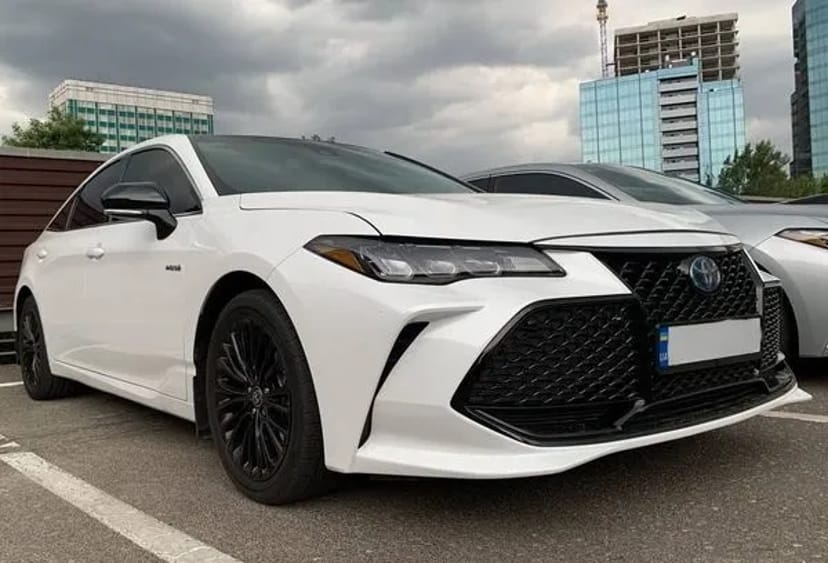 406 Toyota Avalon біла на весілля 