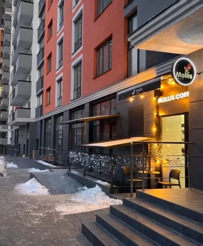 Фасадне приміщення 105 м2 в ЖК Багговутівський