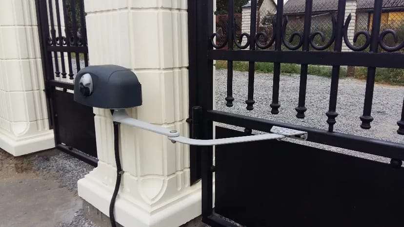 Автоматика для розпашних воріт: Відкривайте ворота не виходячи з авто!