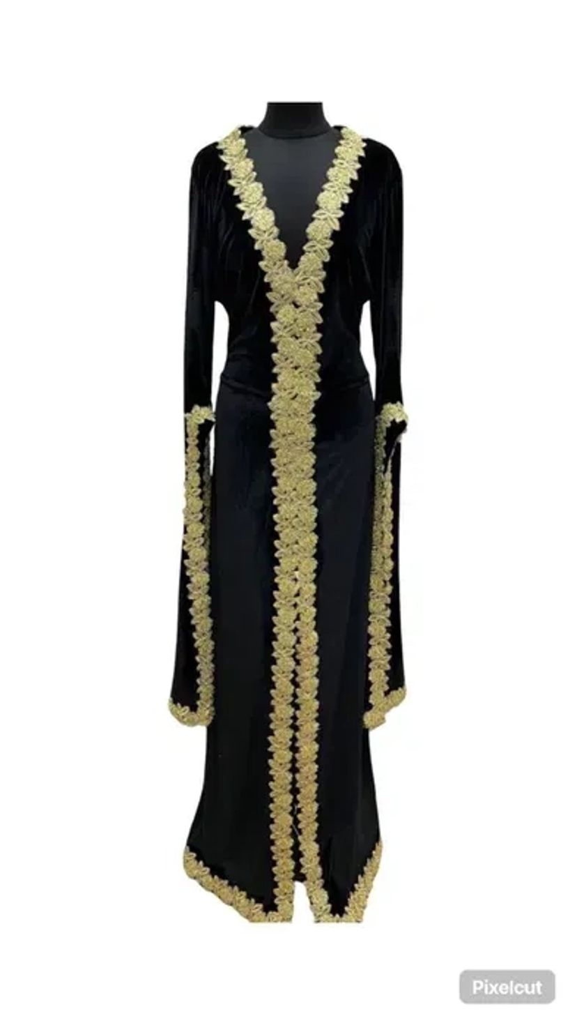 Конструктор -модельєр , майстер з пошиття одягу на ваш смак