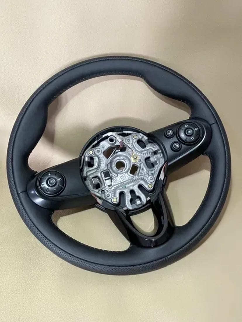 Реставрація керма, перетяжка та фарбування