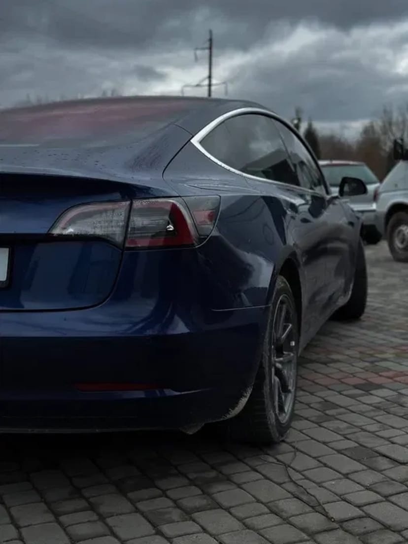 Авто Tesla model 3