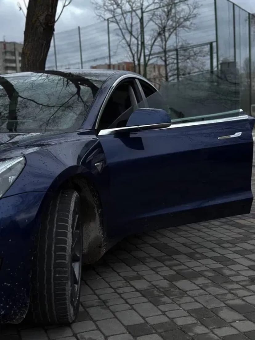 Авто Tesla model 3