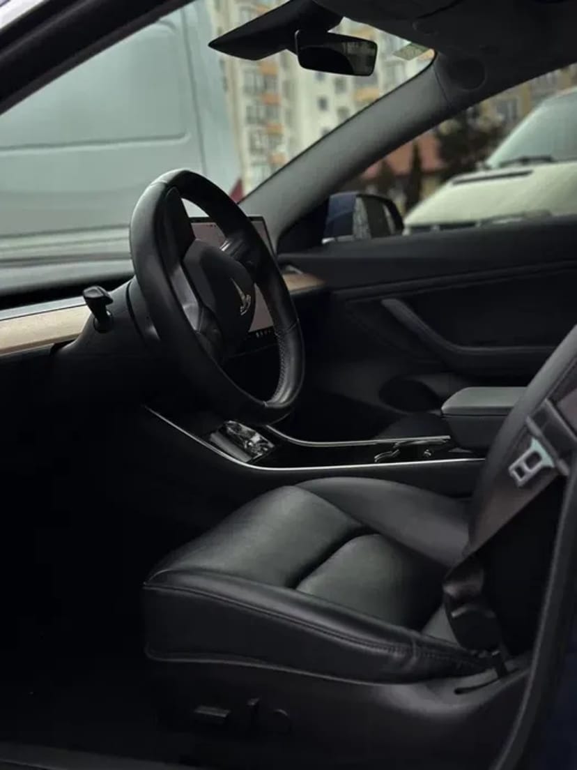 Авто Tesla model 3