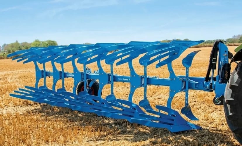 Плуг Lemken для оранки та розпушування поля