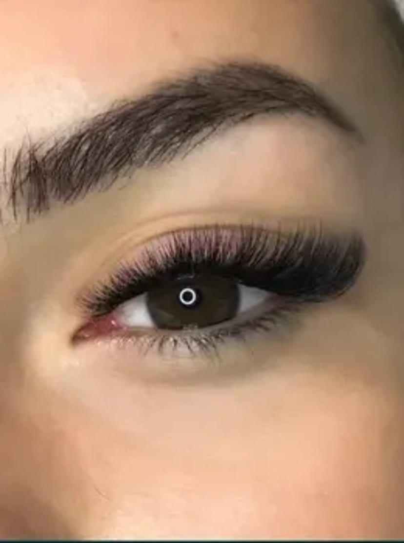 Профессиональное наращивание ресниц: от классики до мега-объема с гарантией качества!