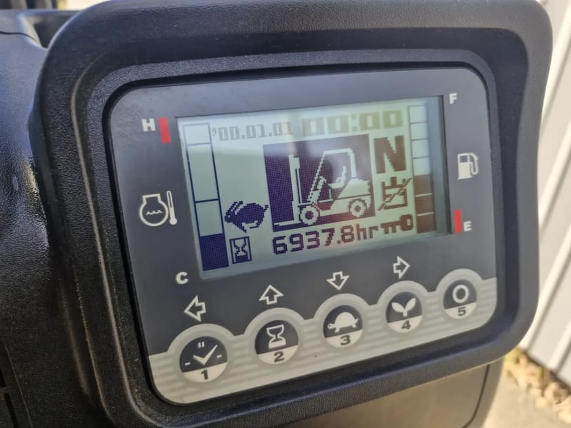 Навантажувач UNICARRIERS by NISSAN  FGE15T