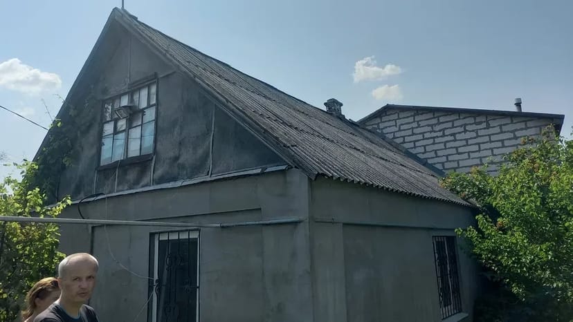 Кровельные работы под ключ: Монтаж крыши и отделки фронтонов.