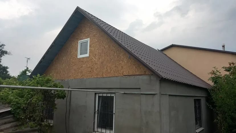 Кровельные работы под ключ: Монтаж крыши и отделки фронтонов.