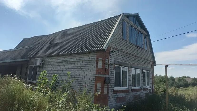 Кровельные работы под ключ: Монтаж крыши и отделки фронтонов.