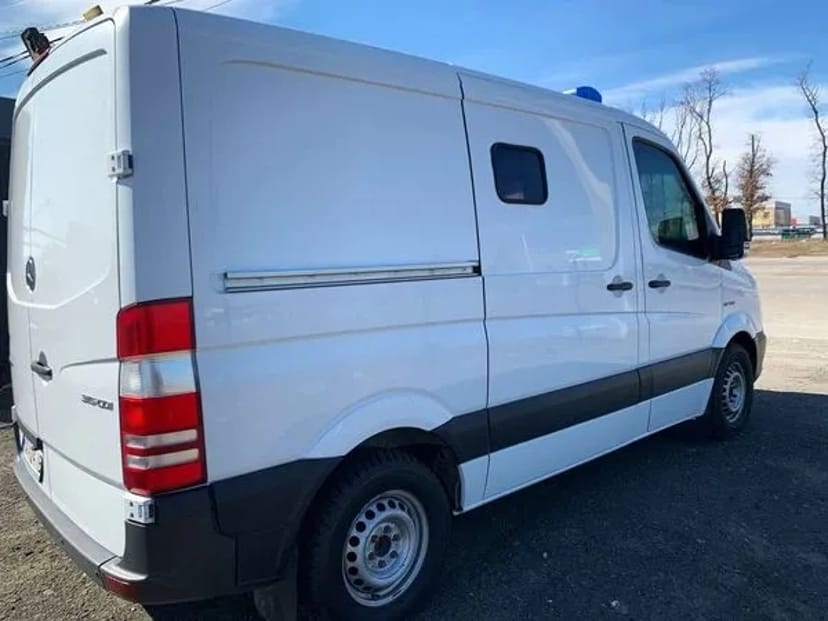 402 Мікроавтобус Mercedes Sprinter білий броньований