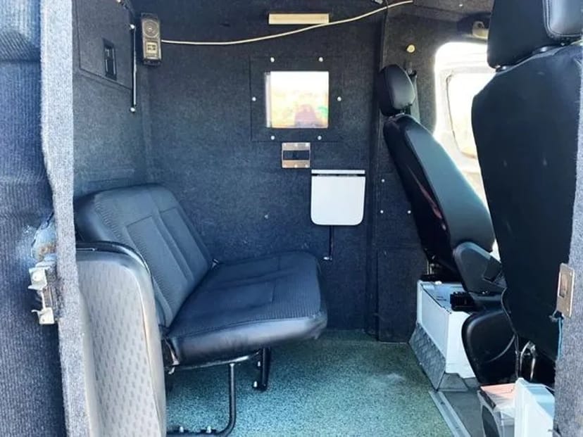 402 Мікроавтобус Mercedes Sprinter білий броньований