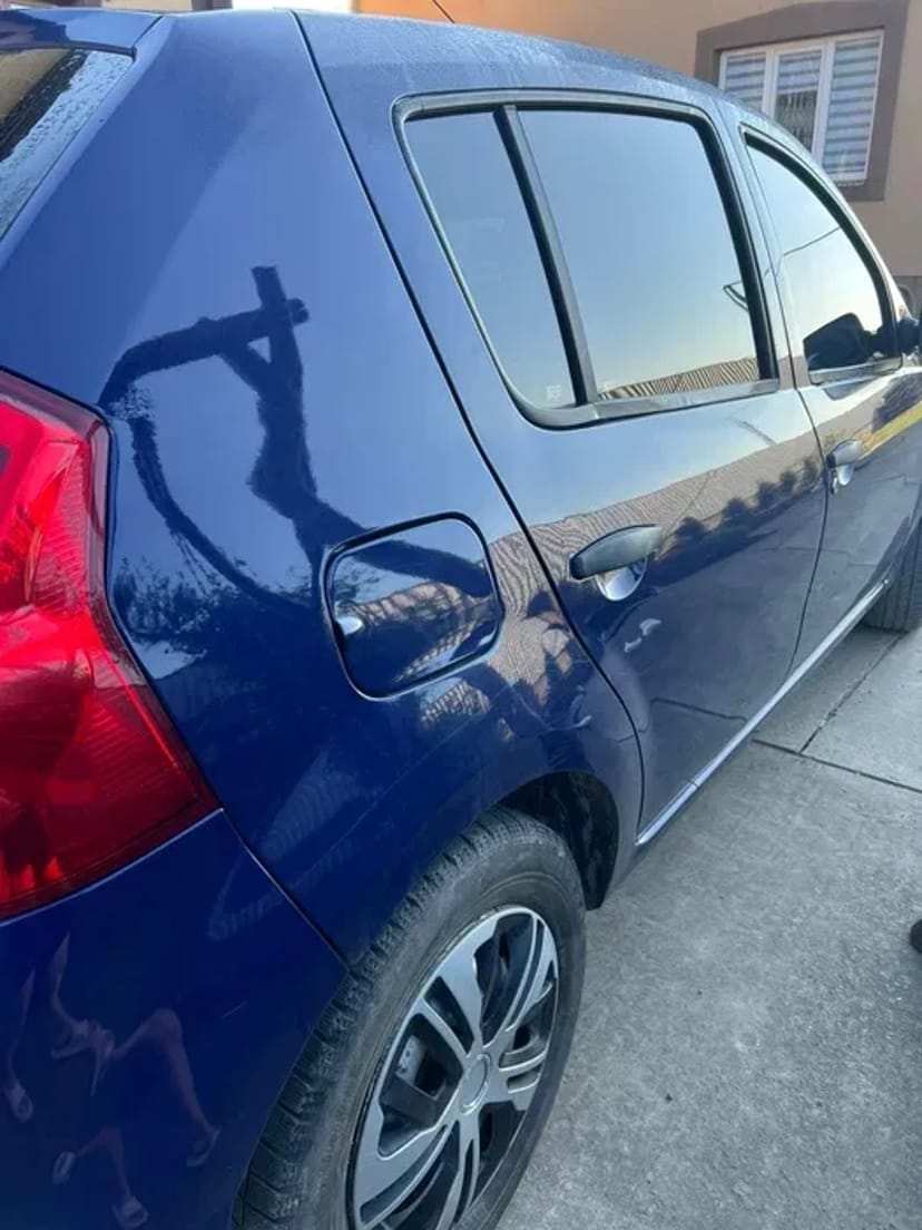 Dacia Sandero (Газ/Бензин) у відмінному стані