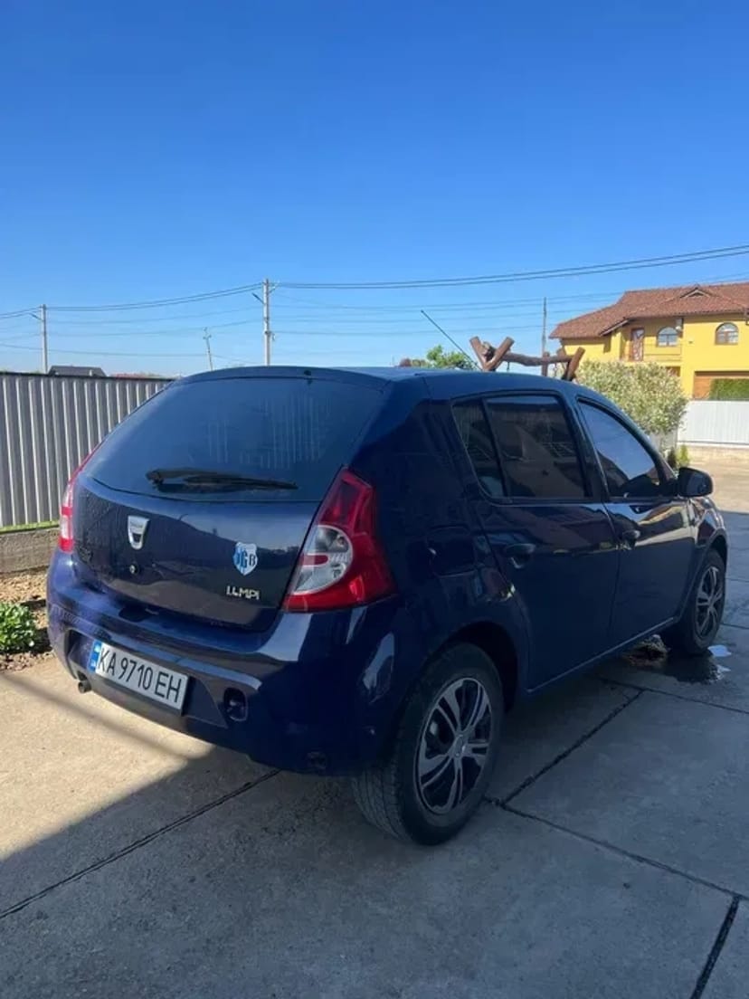 Dacia Sandero (Газ/Бензин) у відмінному стані