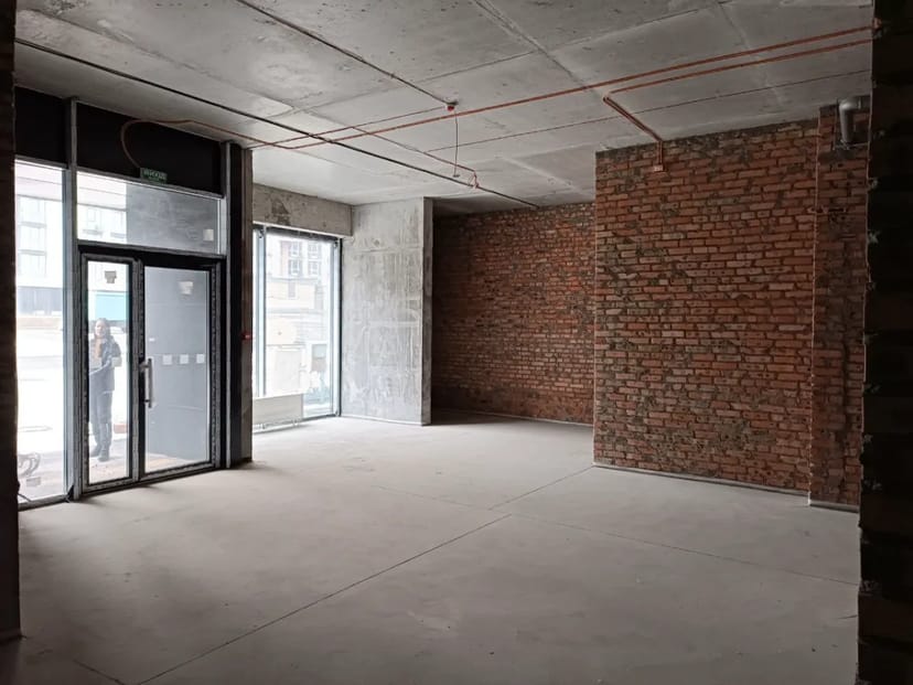 Фасадне приміщення 86 м2 в ЖК Діброва Парк