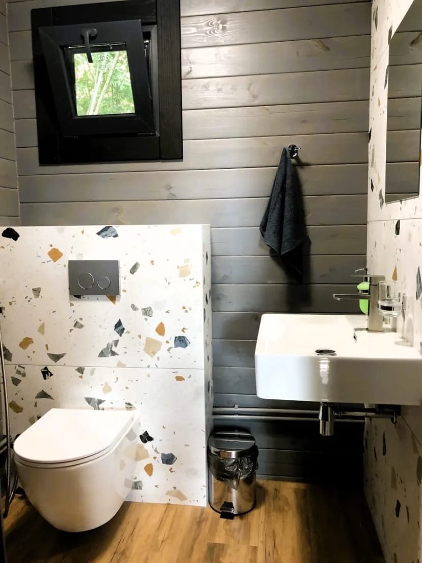 Будиночок для відпочинку та риболовлі НА ОЗЕРІ на 6 спальних місць (№2)