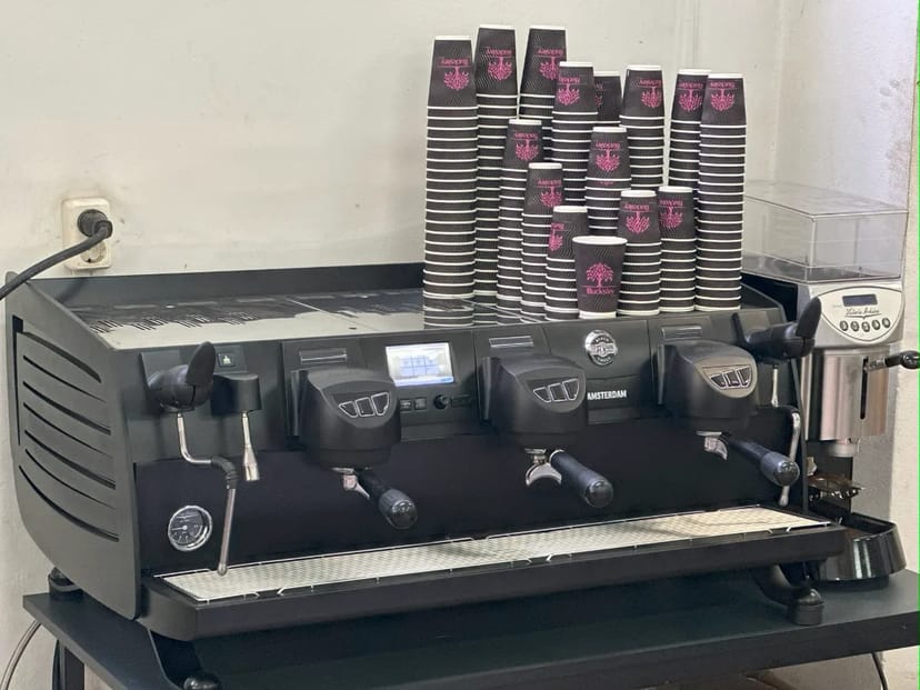 Кавоварка професійна Victoria Arduino Black Eagle 3gr.