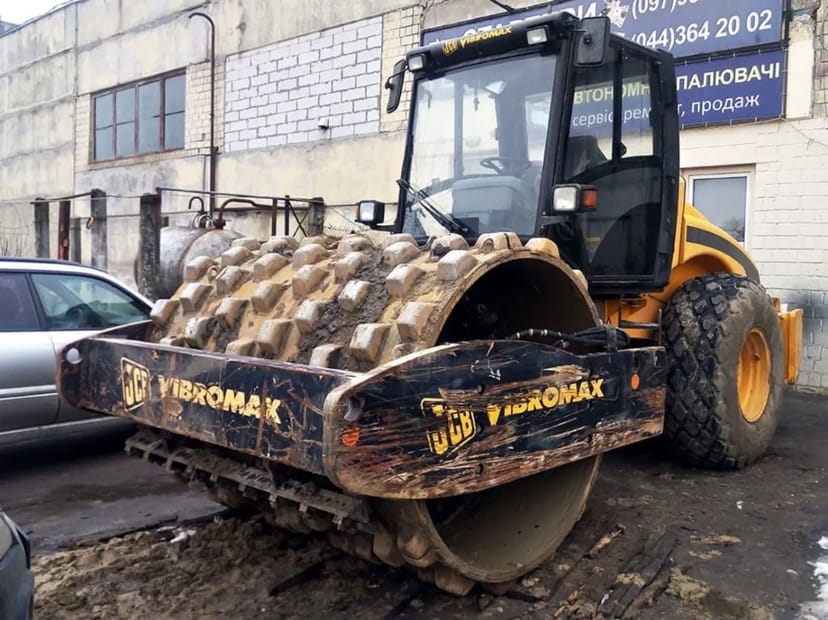 Грунтовий каток — JCB16т Vibromax.